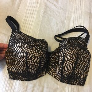 36DD NWOT cacique bra